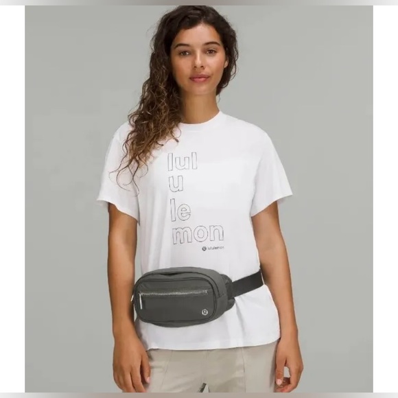 Lululemon Wunderlust Belt Bag
Grey Sage - Picture 2 of 3